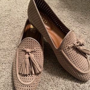 Eyelet Grey Flats